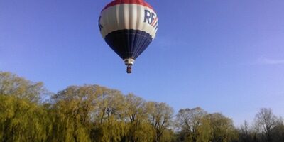 red white and blue hot air balloon